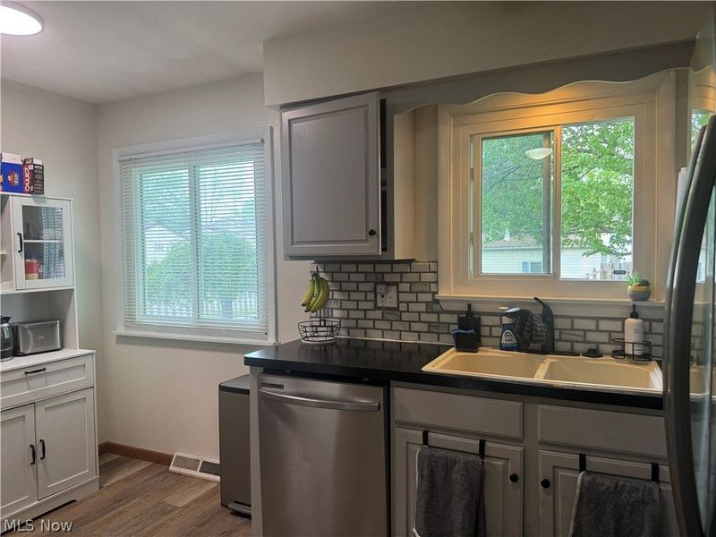 757 Abbe Road N, Elyria, OH 44035 Photo 10