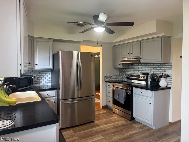 757 Abbe Road N, Elyria, OH 44035 Photo 6