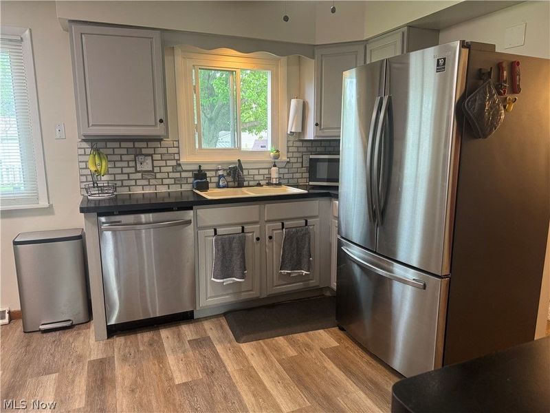 757 Abbe Road N, Elyria, OH 44035 Photo 8