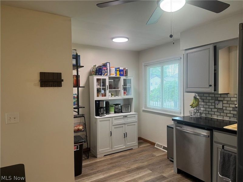 757 Abbe Road N, Elyria, OH 44035 Photo 9