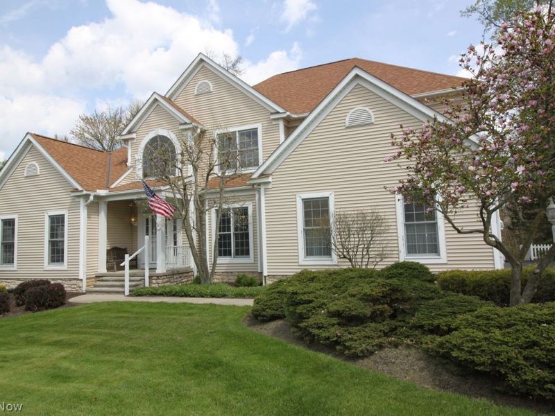 7960 Bainbrook Drive, Chagrin Falls, OH 44023 Photo 1
