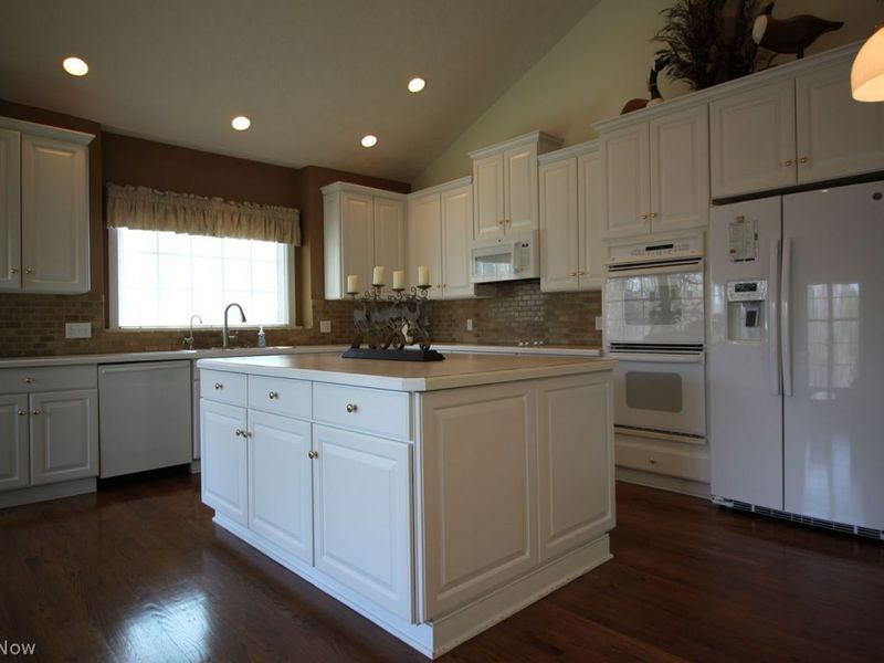 7960 Bainbrook Drive, Chagrin Falls, OH 44023 Photo 13