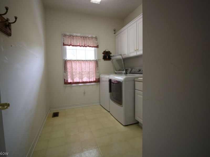7960 Bainbrook Drive, Chagrin Falls, OH 44023 Photo 14