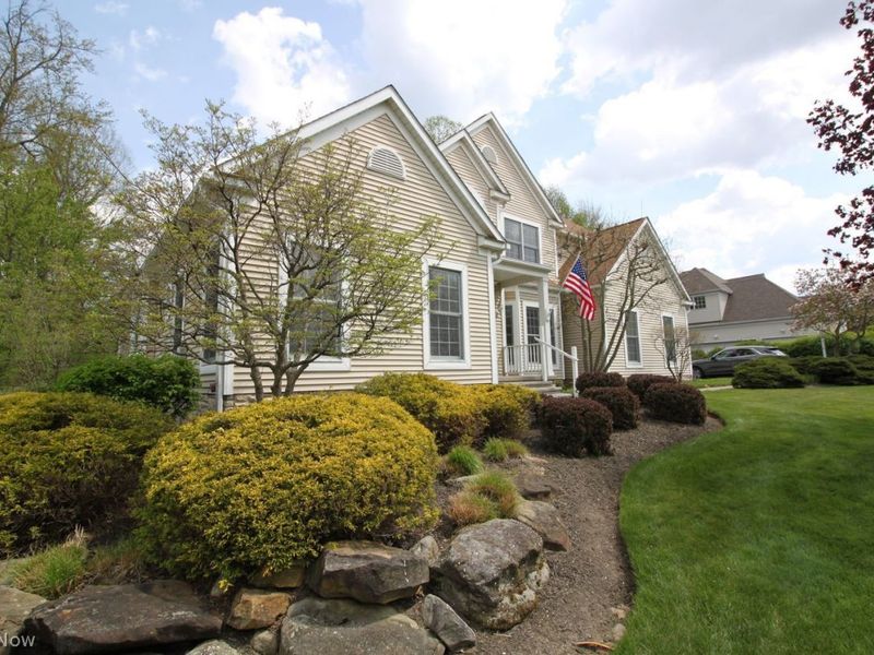7960 Bainbrook Drive, Chagrin Falls, OH 44023 Photo 3