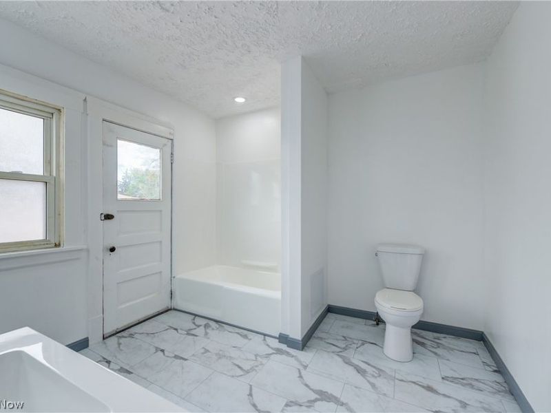 1671 Lee Road, Cleveland Heights, OH 44118 Photo 12
