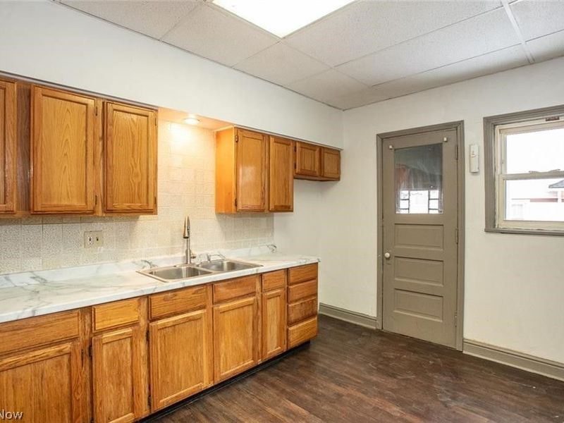 1671 Lee Road, Cleveland Heights, OH 44118 Photo 32