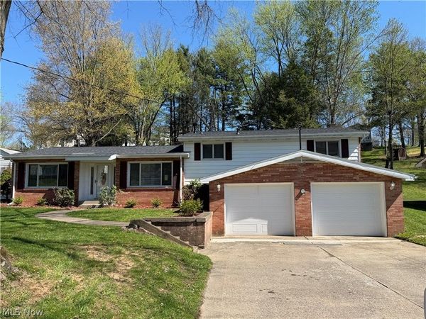 3 Woodland Drive , Vienna, WV 26105