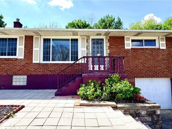 3560 Wallace Dr , Pittsburgh, PA 15227