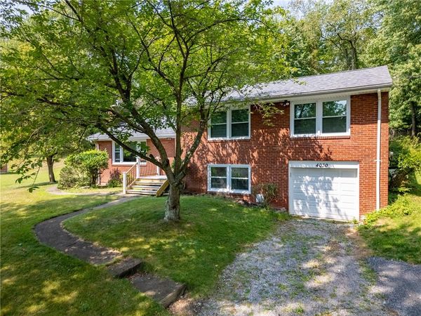 4030 Circle Dr , Allison Park, PA 15101