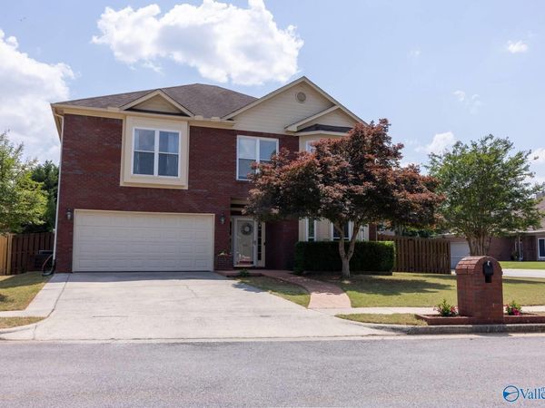 105 Lancaster Court SW, Huntsville, AL 35824