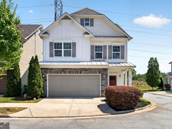 1055 Johnson Grove, Atlanta, GA 30318