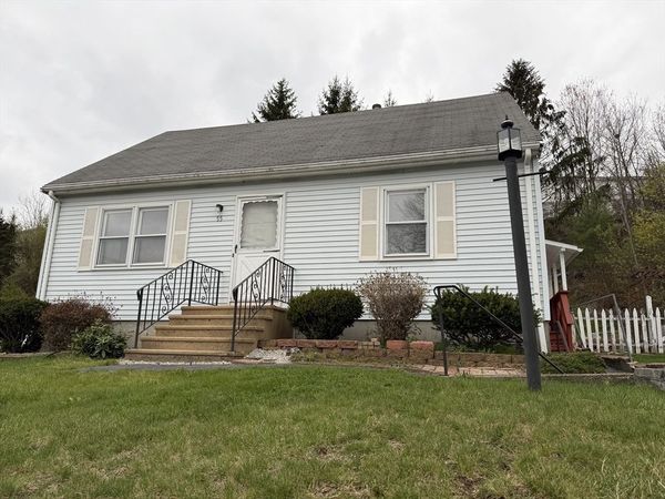 55 Parsons Hill Dr, Worcester, MA 01603