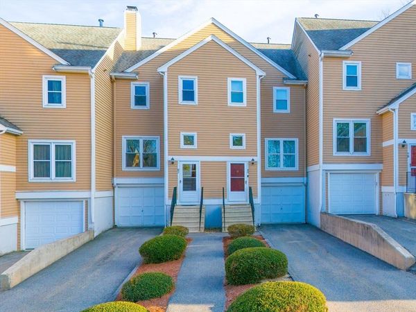 82 Camelot Dr., Unit 82, Worcester, MA 01602