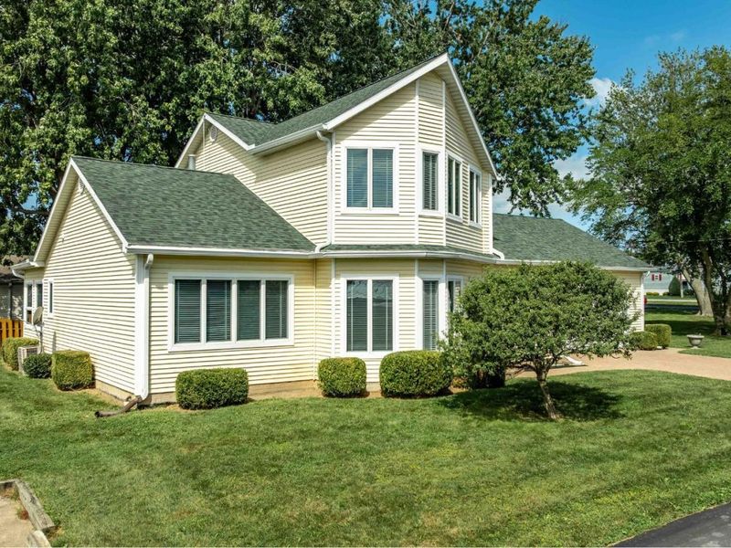 2970 N Swift Drive, Port Clinton, OH 43452 Photo 2