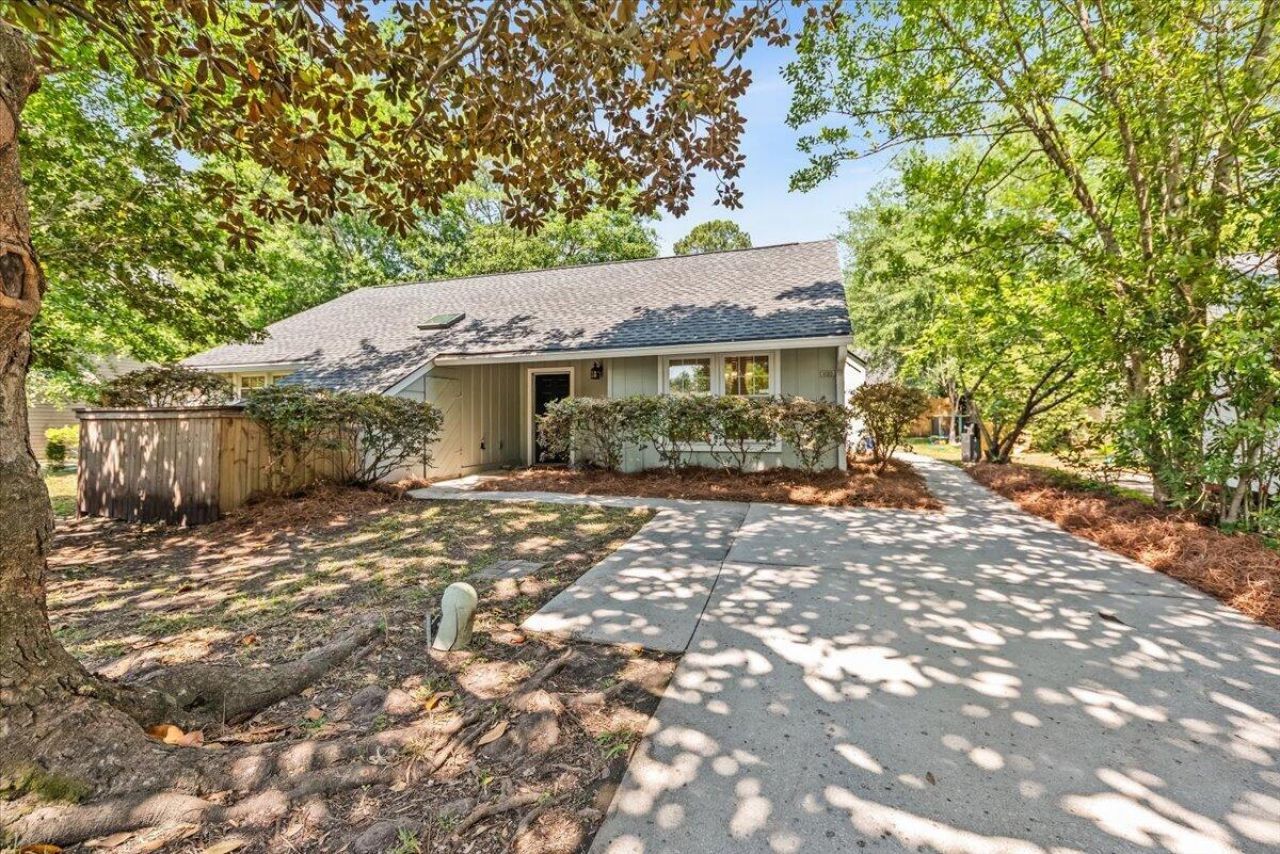 1120 Daffodil Lane Photo 1
