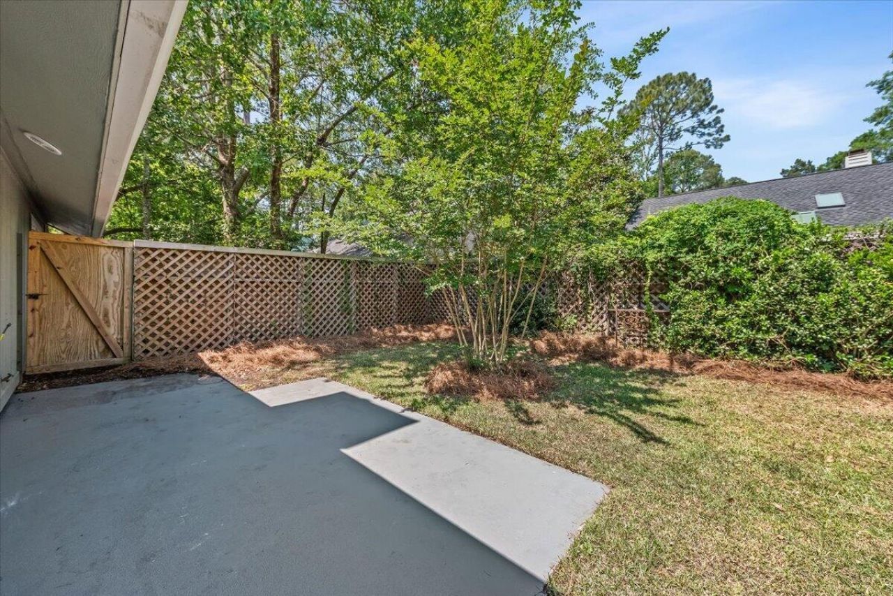1120 Daffodil Lane Photo 23