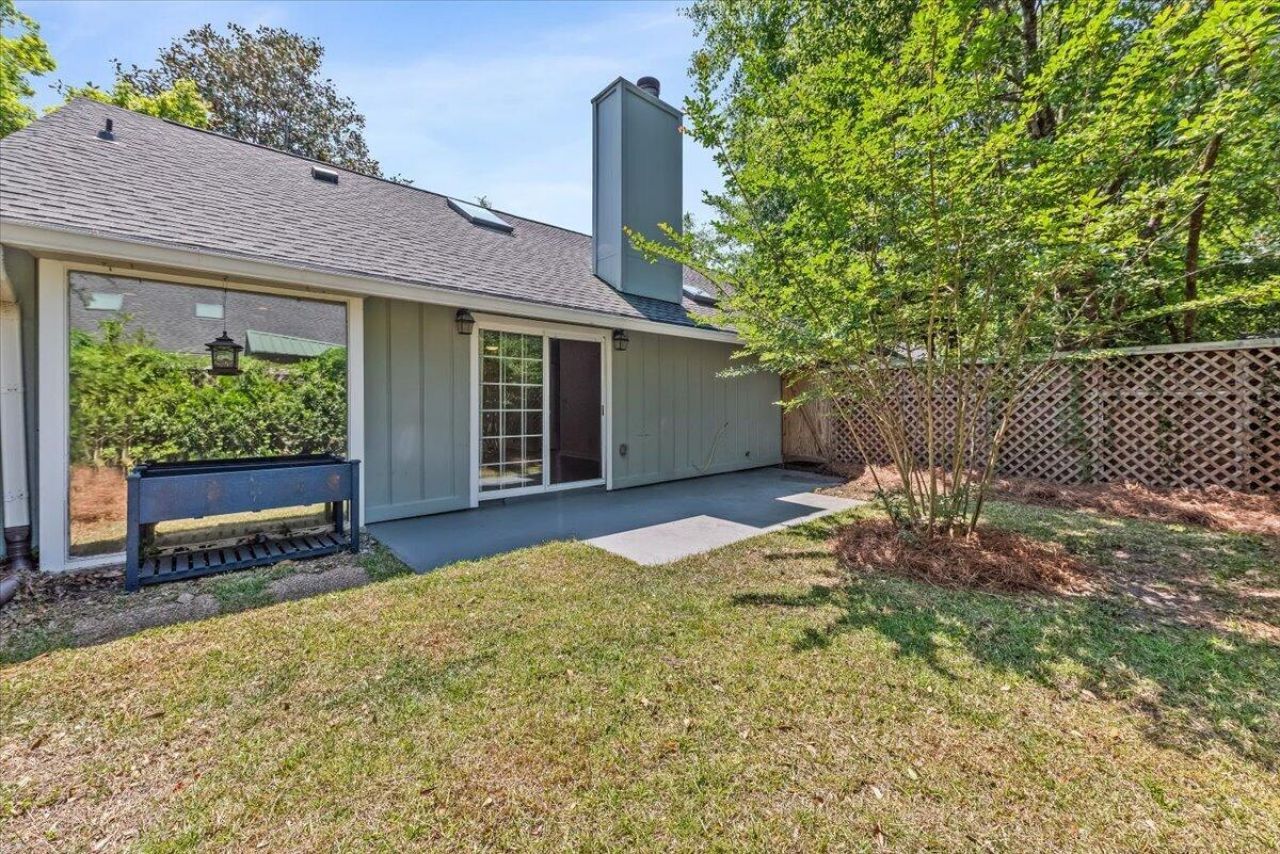 1120 Daffodil Lane Photo 24
