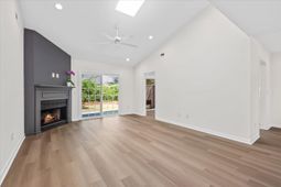 1120 Daffodil Lane photo 4