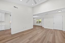 1120 Daffodil Lane photo 4