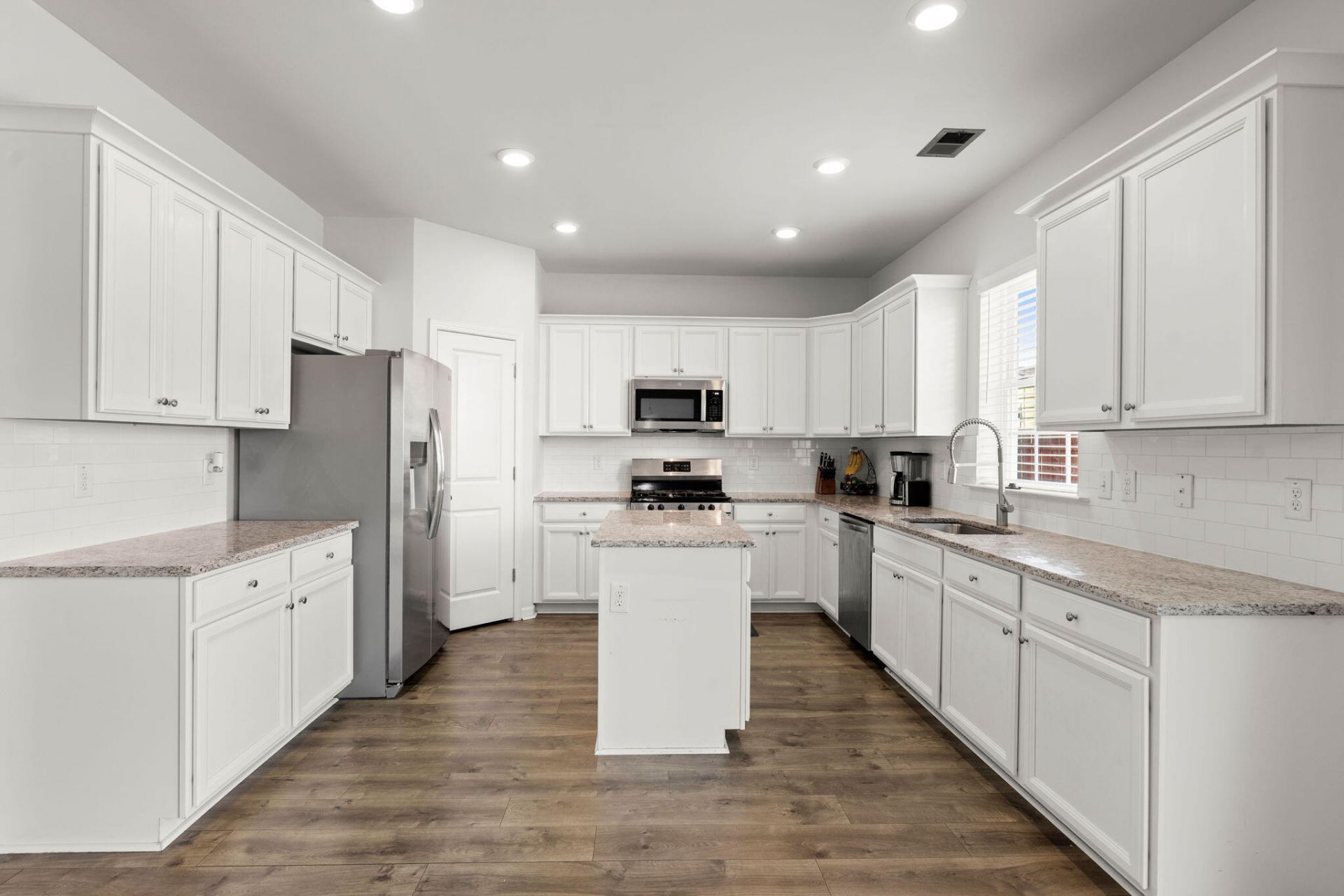 410 Philbrick Drive Photo 12