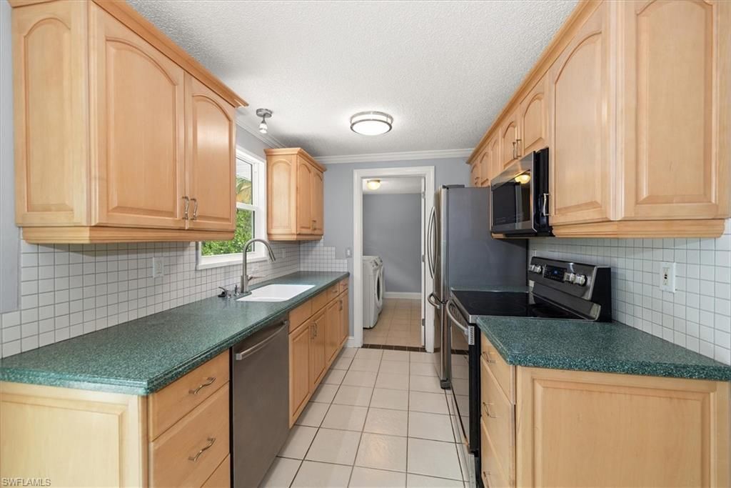 4639 Robin Ave, Naples, FL 34104 Photo