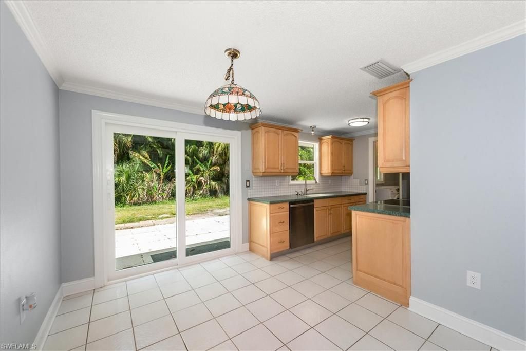 4639 Robin Ave, Naples, FL 34104 Photo