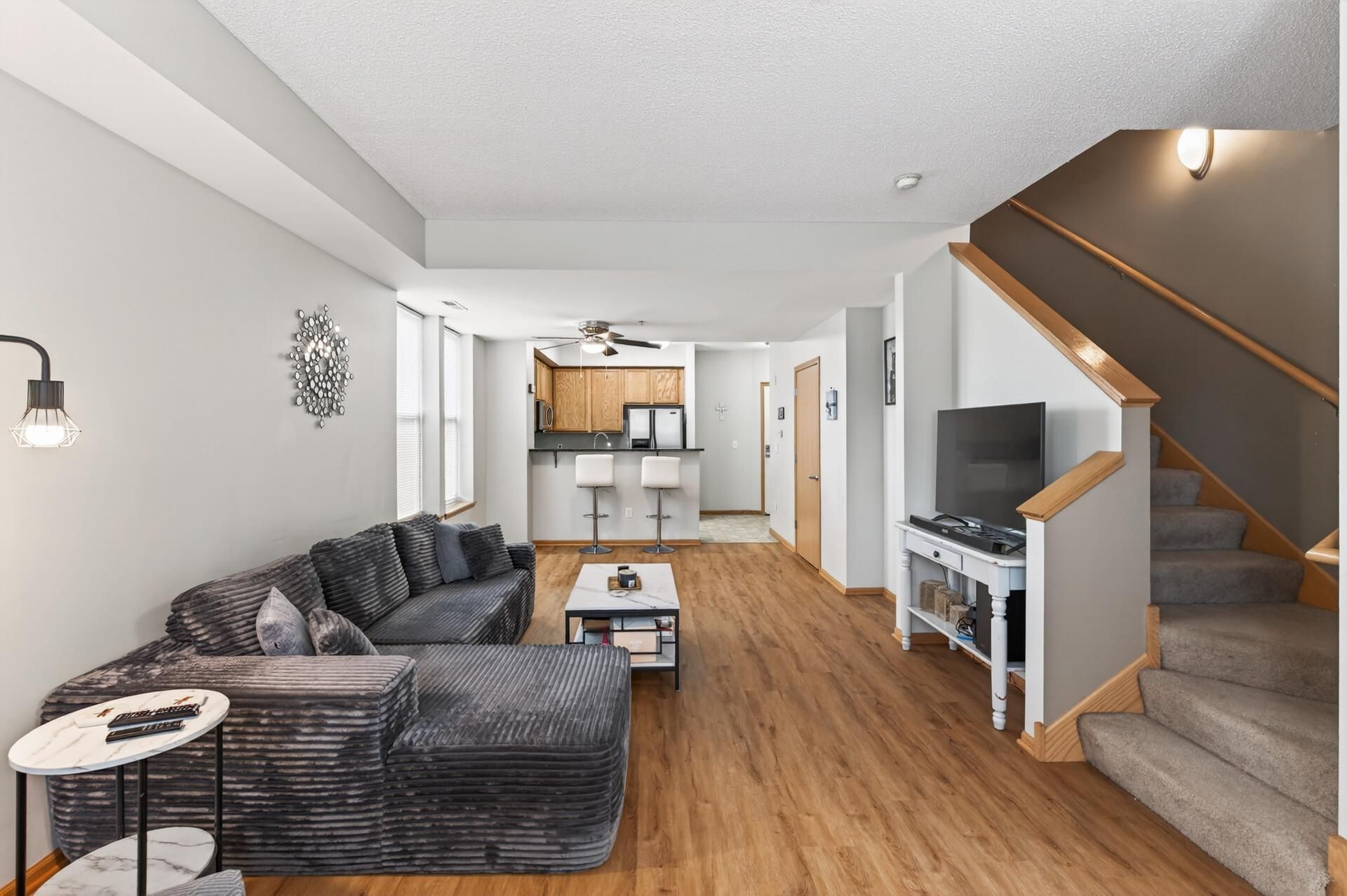 150 E Burnsville Parkway, Burnsville, MN 55337