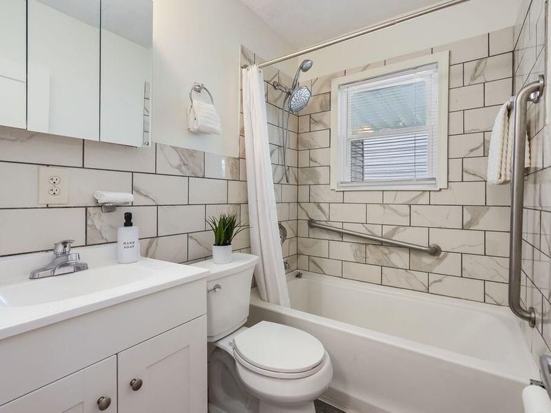 788 Tibet Road , Columbus, OH 43211 Photo 16