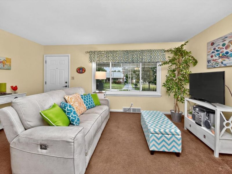 8560 Donegal Drive, Sycamore Township, OH 45236 Photo 11