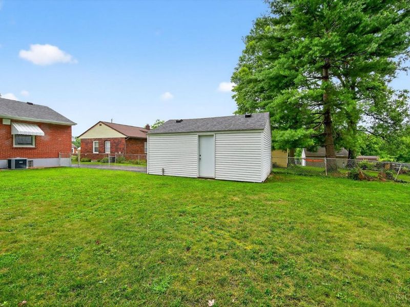 8560 Donegal Drive, Sycamore Township, OH 45236 Photo 37