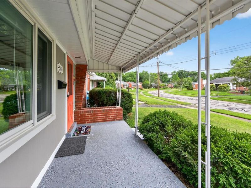 8560 Donegal Drive, Sycamore Township, OH 45236 Photo 6