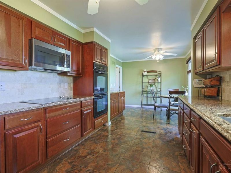 1468 Indian Ridge Trail, New Richmond, OH 45157 Photo 17