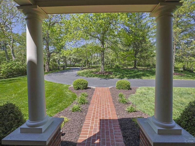 8095 Graves Road, Indian Hill, OH 45243 Photo 3