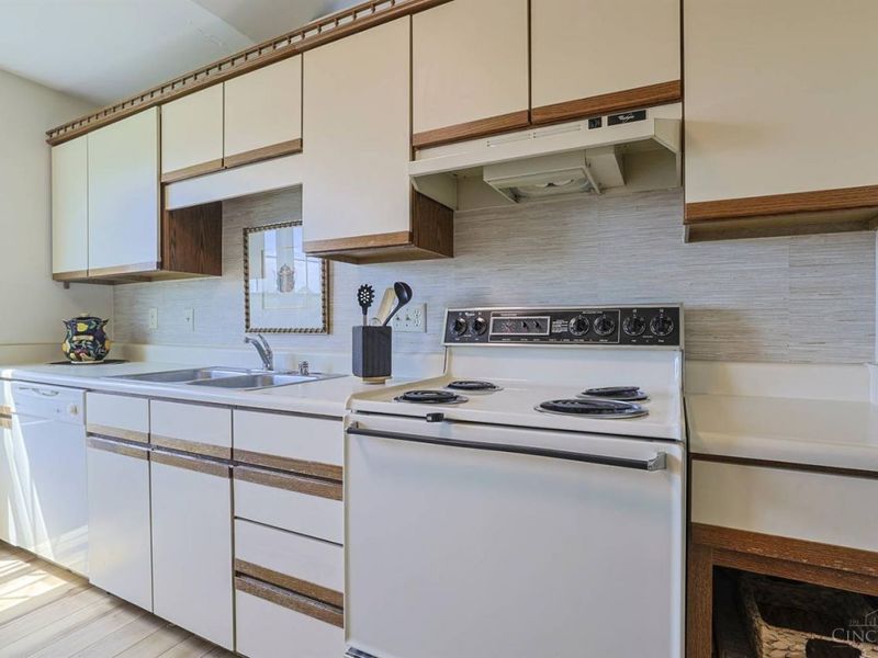 5199 Scarsdale Cove, Green Township, OH 45248 Photo 13