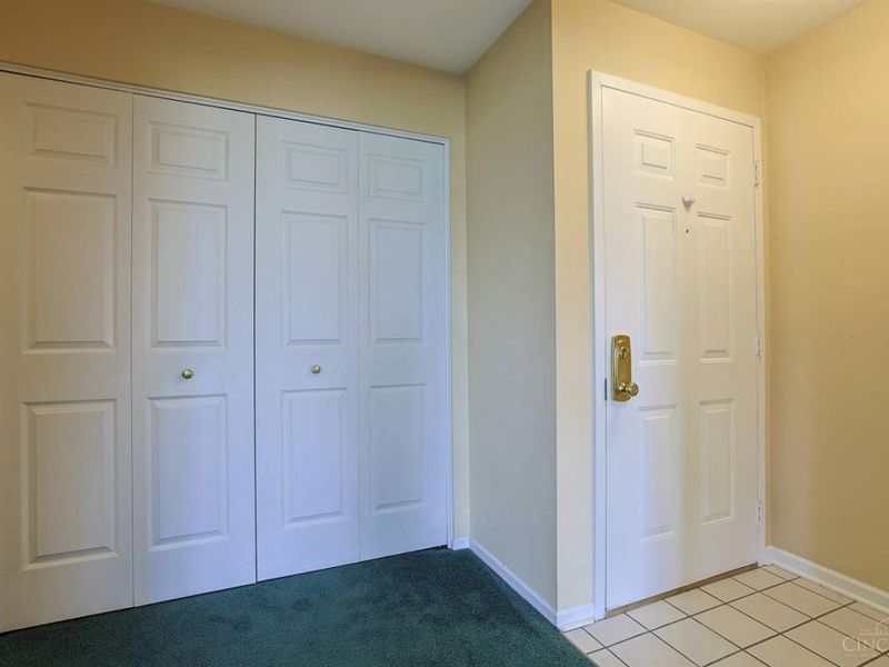 5199 Scarsdale Cove, Green Township, OH 45248 Photo 2