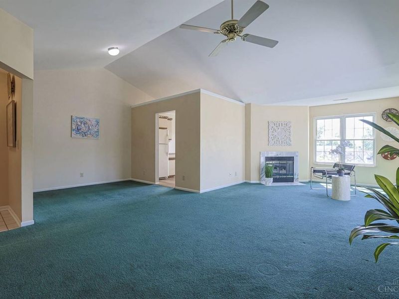 5199 Scarsdale Cove, Green Township, OH 45248 Photo 4