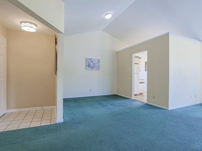 5199 Scarsdale Cove, Green Township, OH 45248 Photo 8