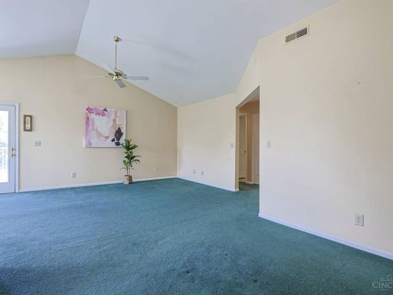 5199 Scarsdale Cove, Green Township, OH 45248 Photo 9