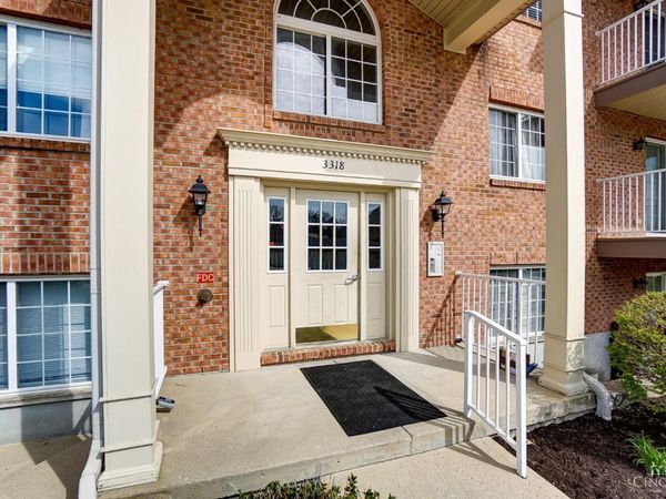 3318 Emerald Lakes Drive, Unit 1A, Green Twp, OH 45211
