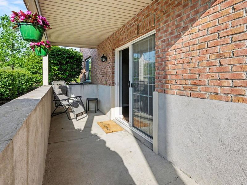 3318 Emerald Lakes Drive, Unit 1A, Green Township, OH 45211 Photo 14