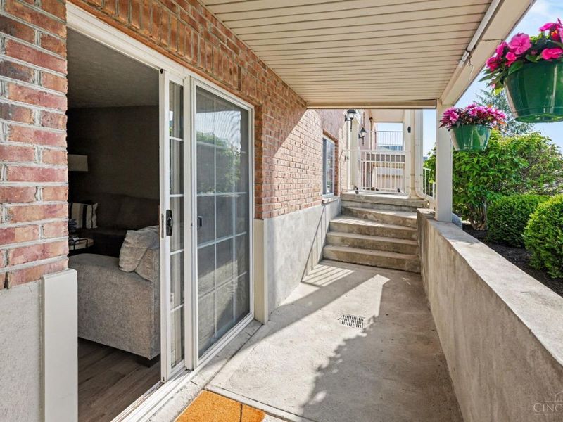 3318 Emerald Lakes Drive, Unit 1A, Green Township, OH 45211 Photo 15