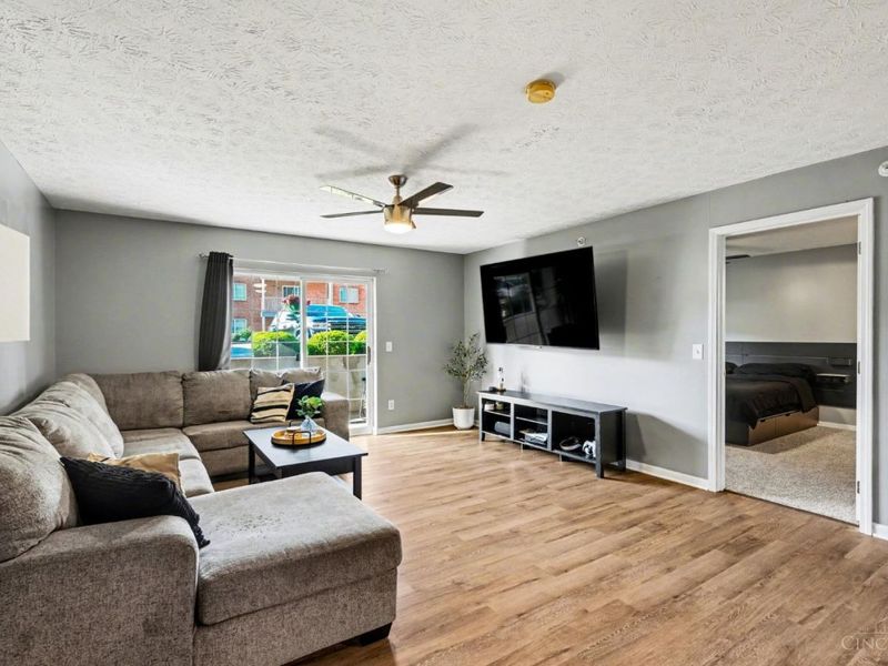 3318 Emerald Lakes Drive, Unit 1A, Green Township, OH 45211 Photo 2