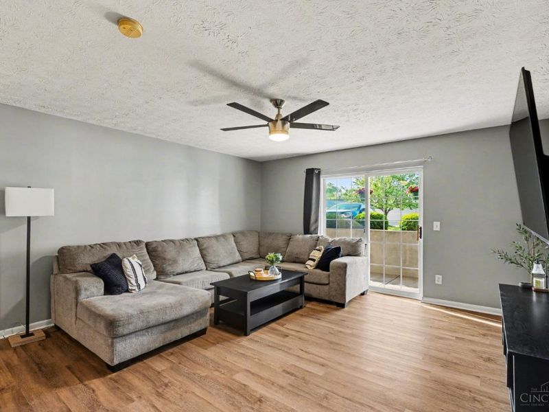 3318 Emerald Lakes Drive, Unit 1A, Green Township, OH 45211 Photo 3