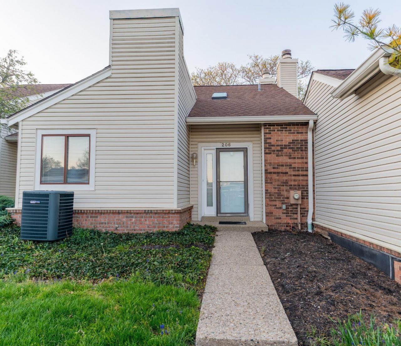 206 Sherwood Green Court, Mason, OH 45040 Main Photo