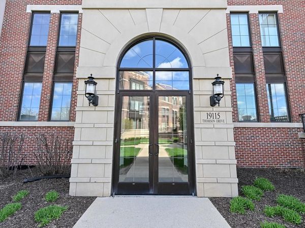 19115 Thomson DRIVE, Unit 304, Brookfield, WI 53045