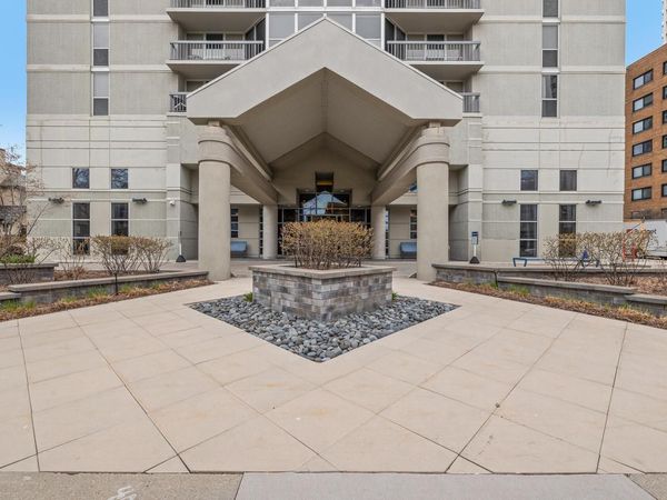 1660 N Prospect AVENUE, Unit 2806, Milwaukee, WI 53202