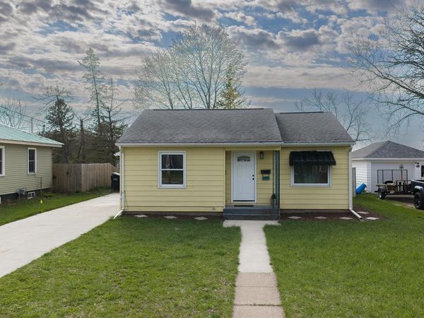 1727 Stoughton Ave, Tomah, WI 54660