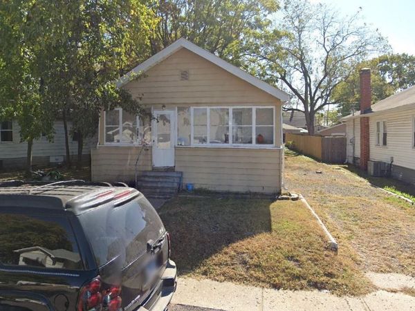 East Alton, IL 62024