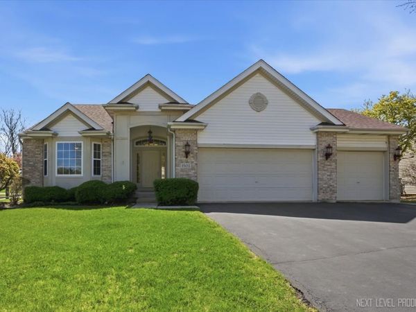 1502 Hartsburg Lane , North Aurora, IL 60542