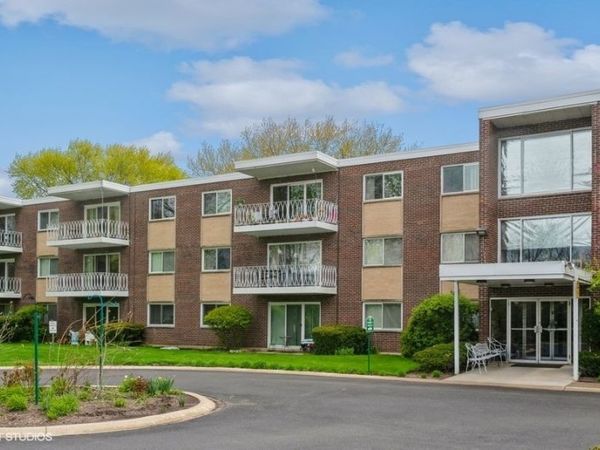 200 Deborah Lane, Unit 17A, Wheeling, IL 60090